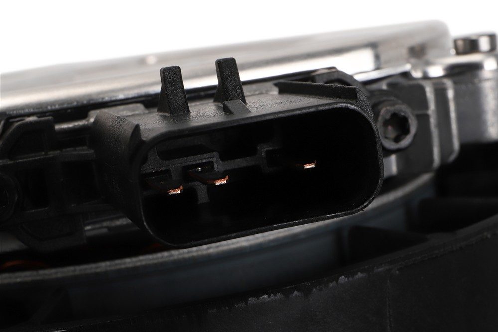 GM Genuine Parts Engine Cooling Fan Motor 85565557 — image 3